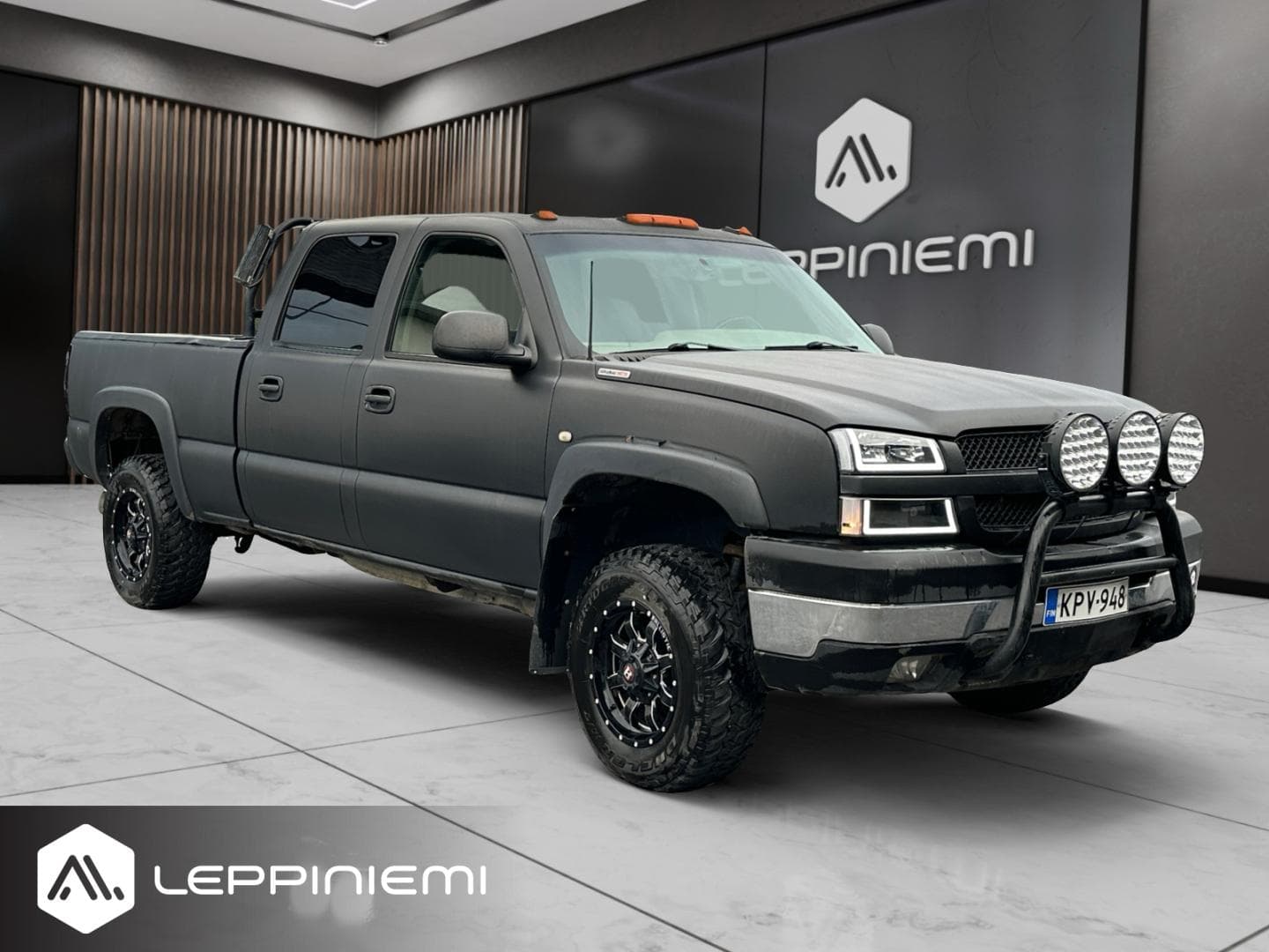 Chevrolet Silverado 2500HD LS DuraMax Allison 4x4 V8 CrewCab, vuosimalli 2003, musta