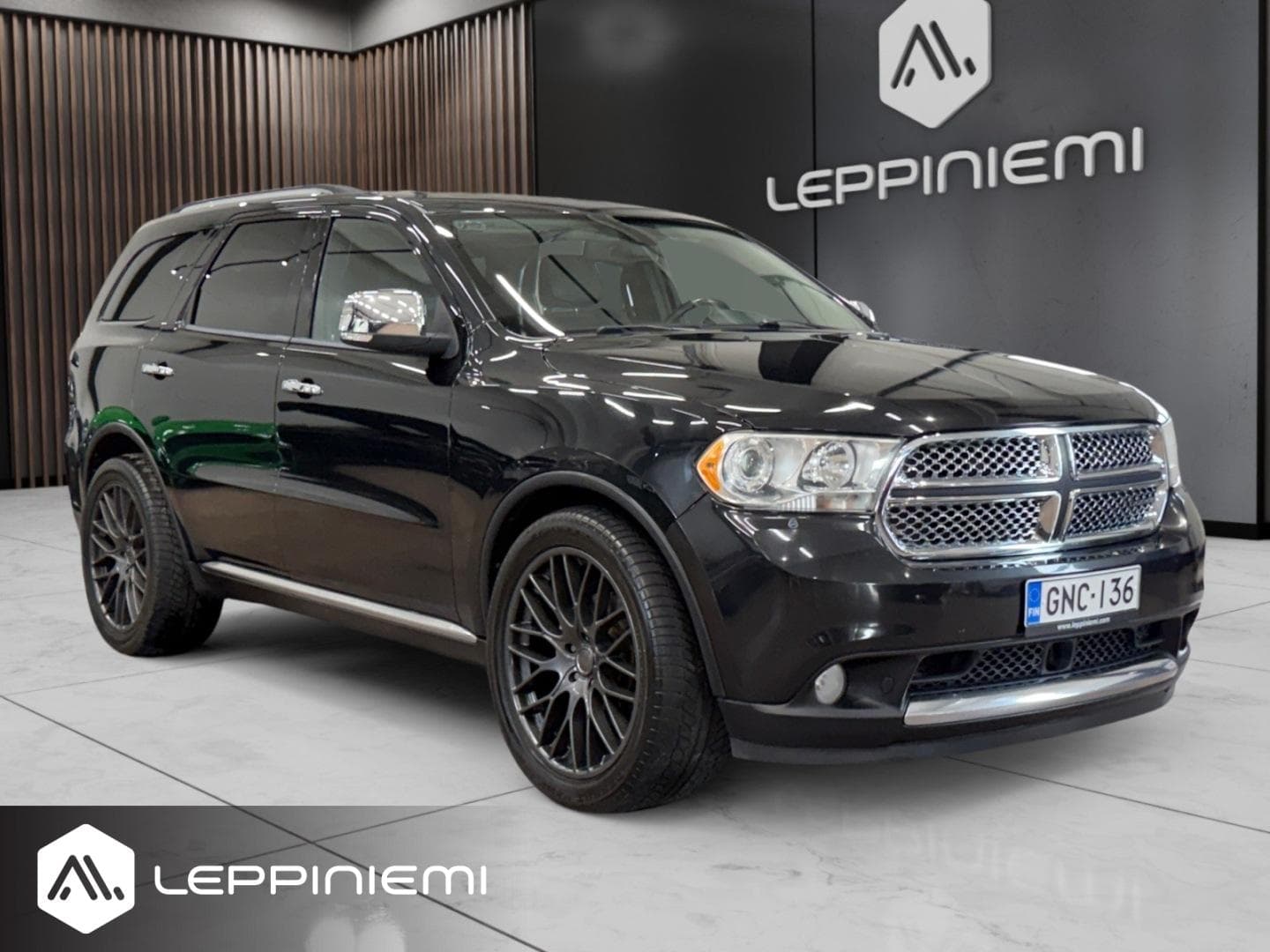 Dodge Durango Citadel 5,7 HEMI AWD, vuosimalli 2011, musta — kuva 1/19