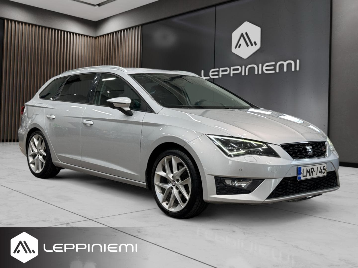 Seat Leon ST 1,8 TSI 180 FR DSG, vuosimalli 2016, hopea — kuva 1/17