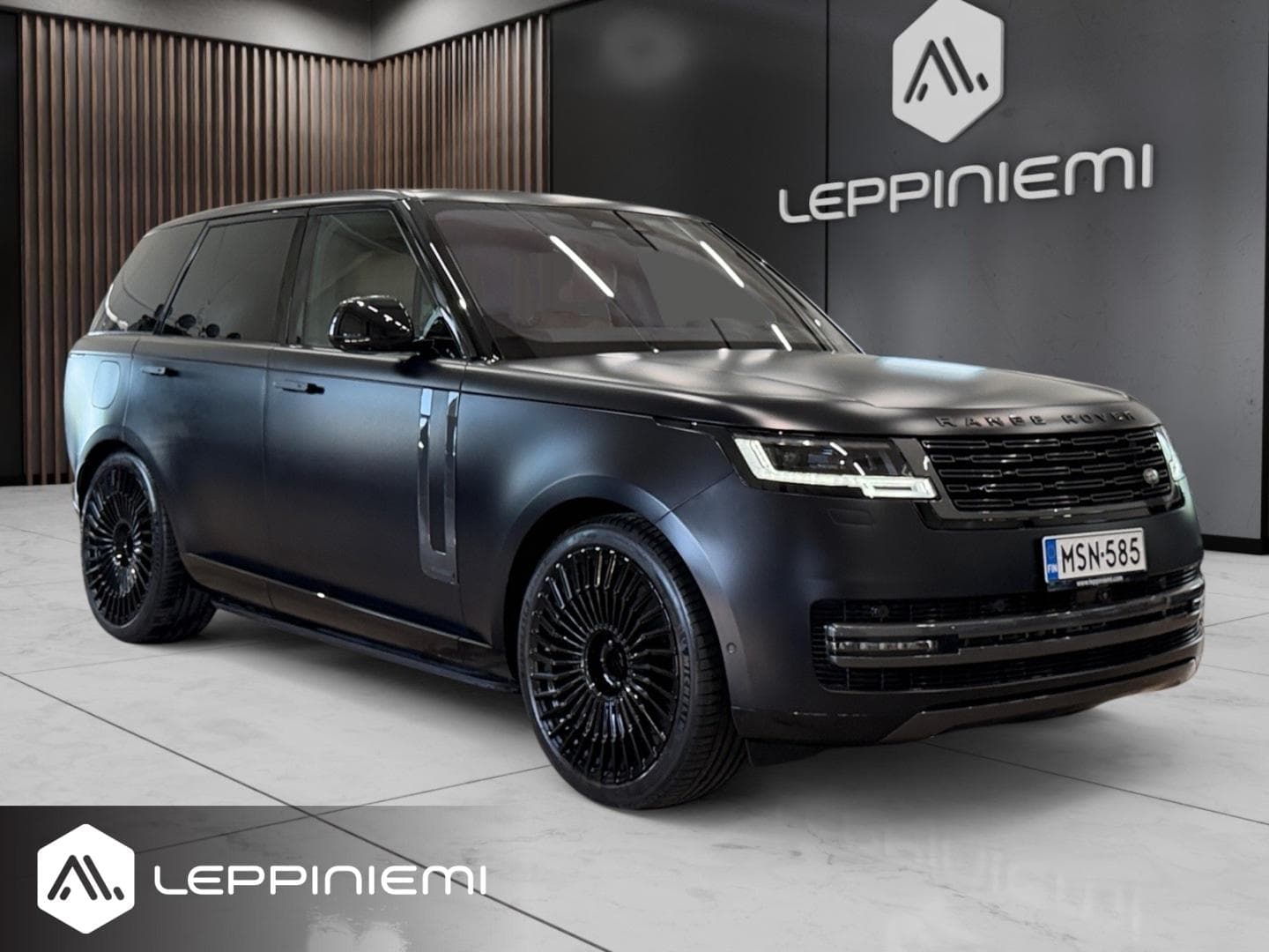 Land Rover Range Rover P510e Plug-in Hybrid Autobiography SWB, vuosimalli 2023, musta — kuva 1/19