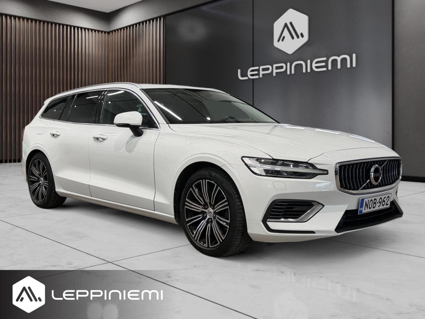 Volvo V60 T6 TwE AWD Inscription Expression Edition aut, vuosimalli 2022, valkoinen