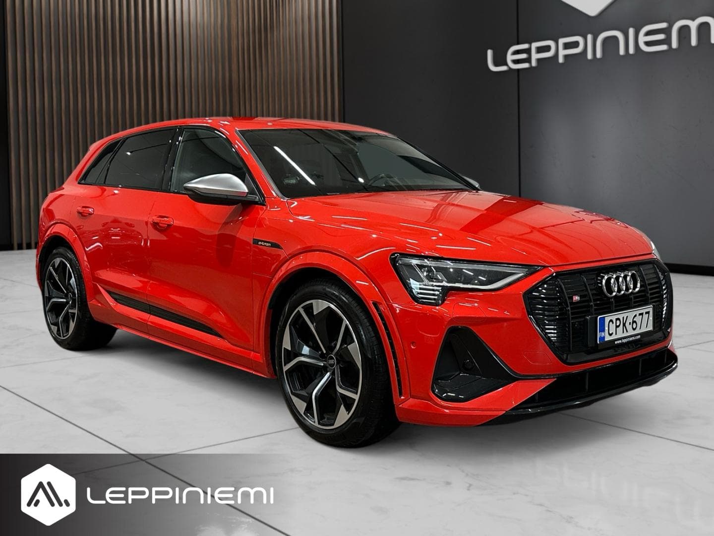 Audi e-tron S quattro 503hv, vuosimalli 2022, oranssi — kuva 1/15