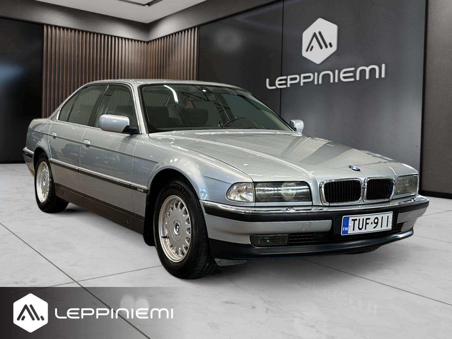 BMW 735 3,5 V8 E38, vuosimalli 1996, harmaa — kuva 1/15