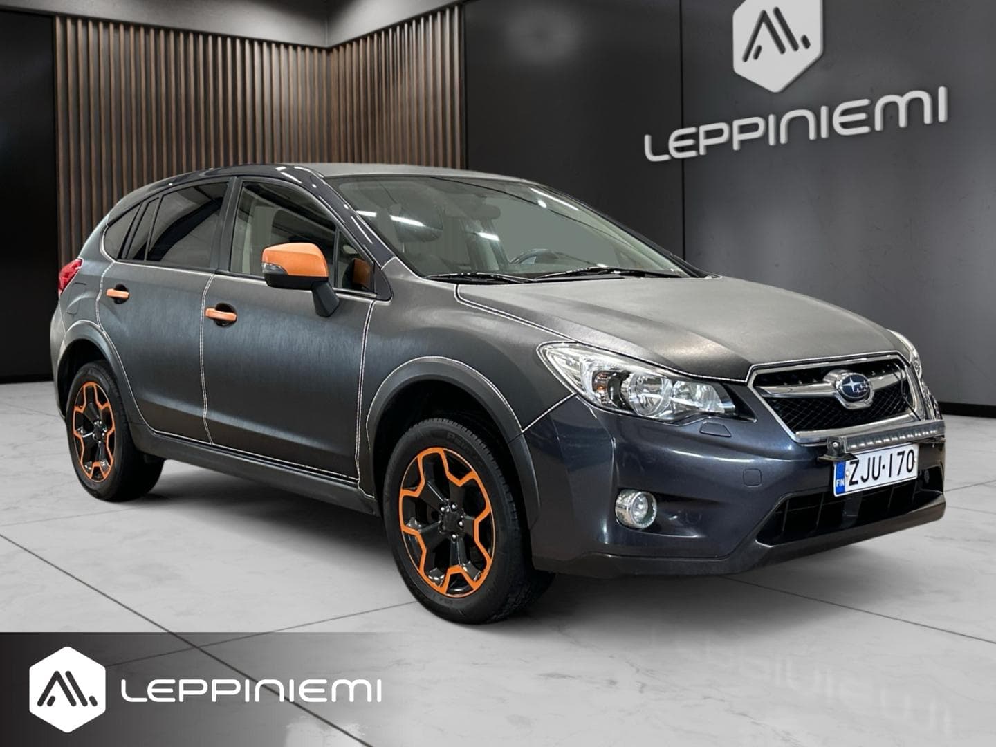 Subaru XV 2,0 TD S+ AWD, vuosimalli 2013, harmaa — kuva 1/18