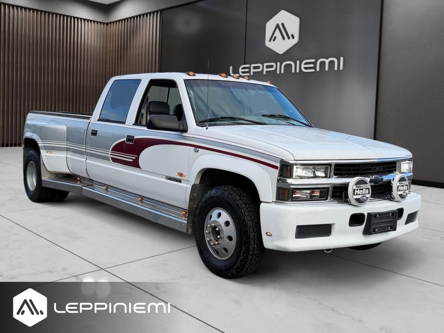 Chevrolet Fleetside 3500 Crew Cab Long Bed 4x4 Dually 6.5 Turbo Diesel Choo, vuosimalli 1994, valkoinen — kuva 1/9