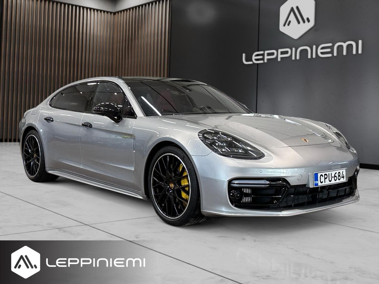 Porsche Panamera Turbo S E-Hybrid Executive 500Kw, vuosimalli 2018, hopea — kuva 1/24