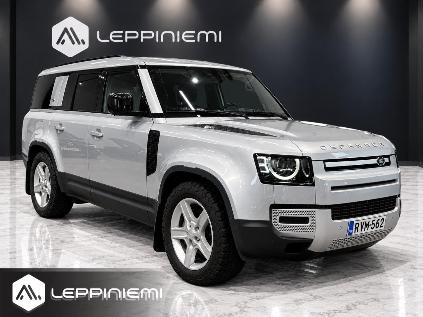 Land Rover Defender 130 D250 MHEV SE, vuosimalli 2024, harmaa