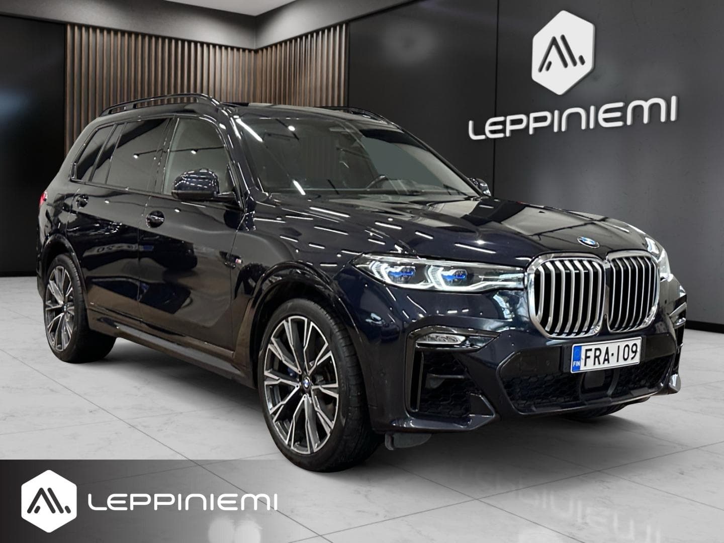 BMW X7 G07 xDrive40d A MHEV, vuosimalli 2021, musta